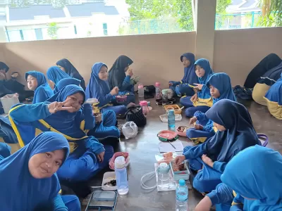 Kegiatan Makan Sehat Bersama 2024 - 13