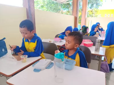 Kegiatan Makan Sehat Bersama 2024 - 7