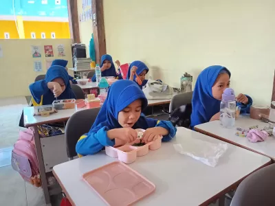 Kegiatan Makan Sehat Bersama 2024 - 6